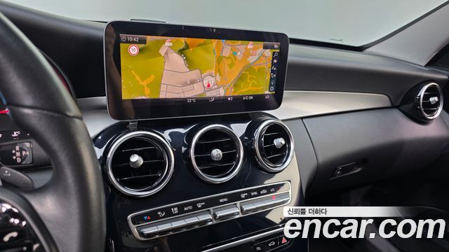 Mercedes-Benz C-Class 2019 — photo 20