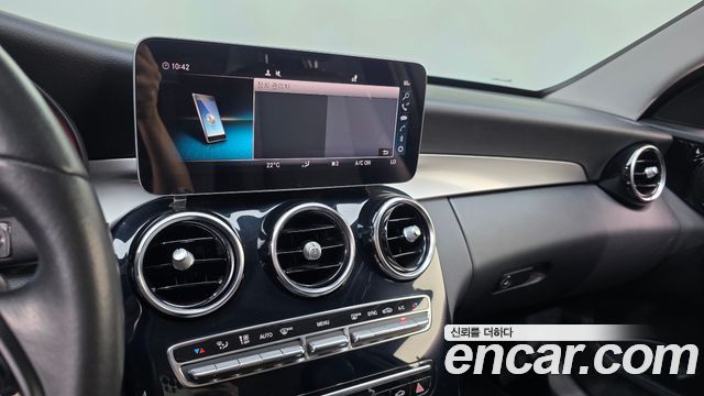 Mercedes-Benz C-Class 2019 — photo 21