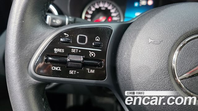 Mercedes-Benz C-Class 2019 — photo 25