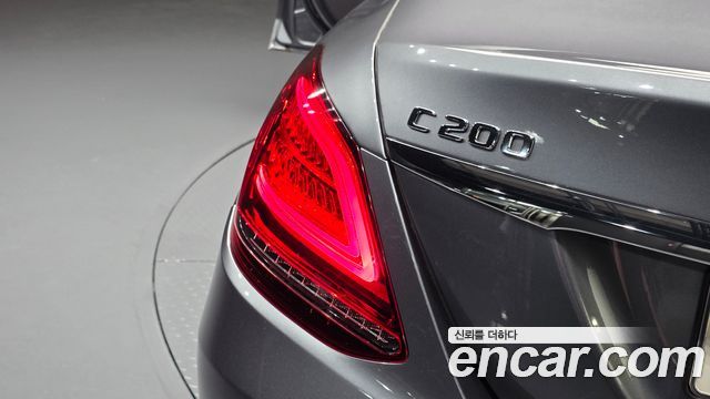 Mercedes-Benz C-Class 2019 — photo 9