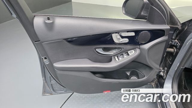Mercedes-Benz C-Class 2019 — photo 14