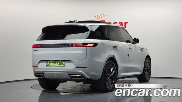 Land Rover Range Rover Sport 2025 — photo 2