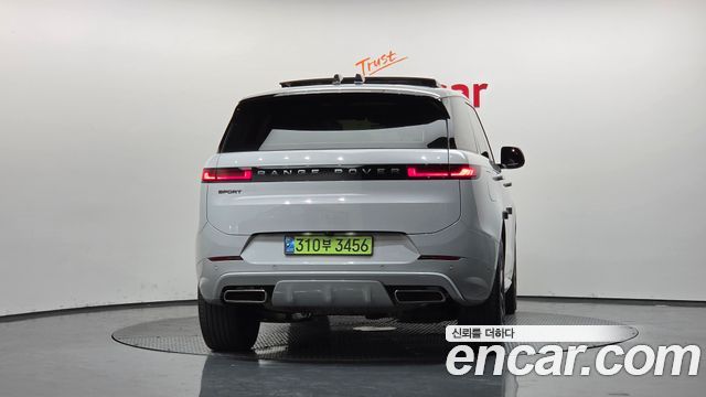 Land Rover Range Rover Sport 2025 — photo 4