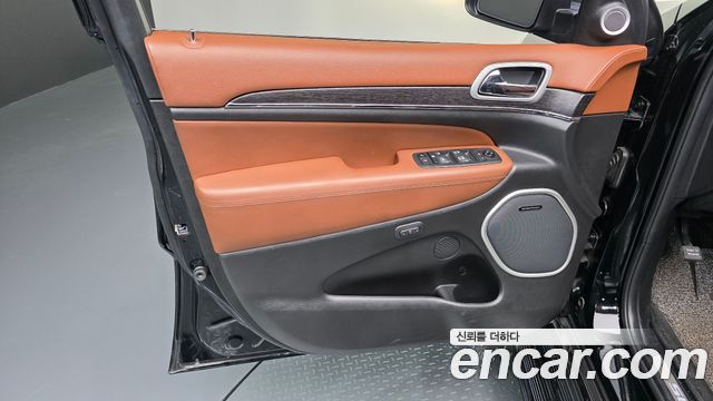 Jeep Cherokee 2021 — photo 14