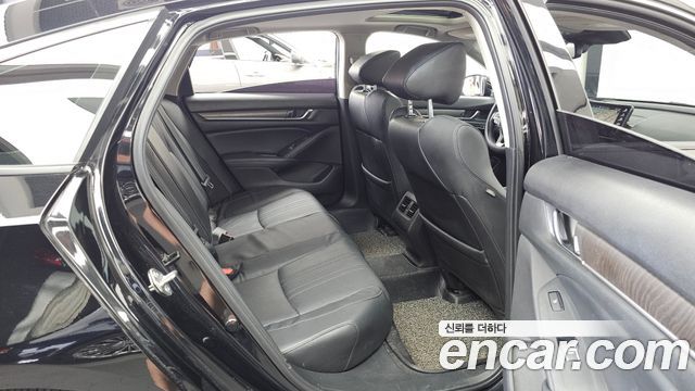 Honda Accord 2018 — photo 12