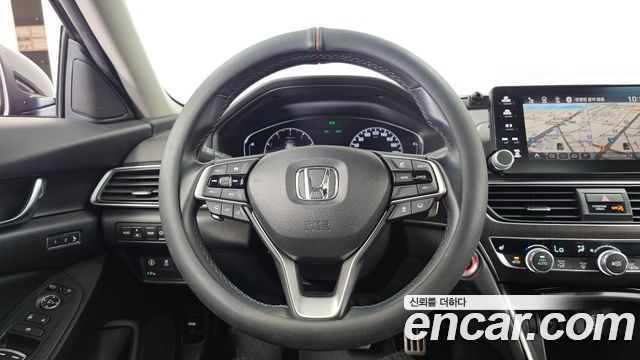 Honda Accord 2018 — photo 13