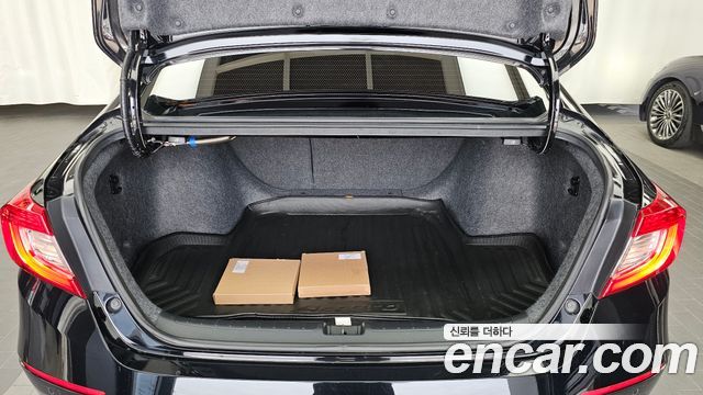 Honda Accord 2018 — photo 20