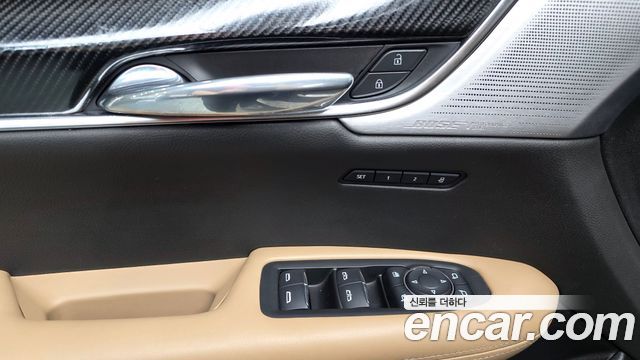 Cadillac XT6 2021 — photo 28