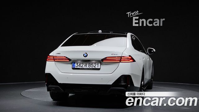 BMW 5-Series 2025 — photo 4