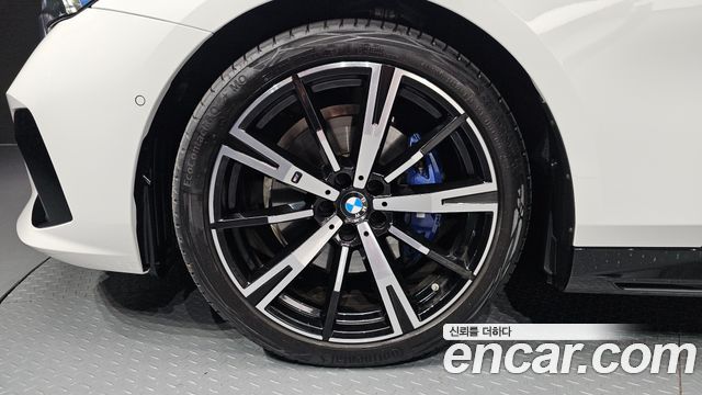 BMW 5-Series 2025 — photo 5