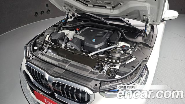 BMW 5-Series 2025 — photo 6