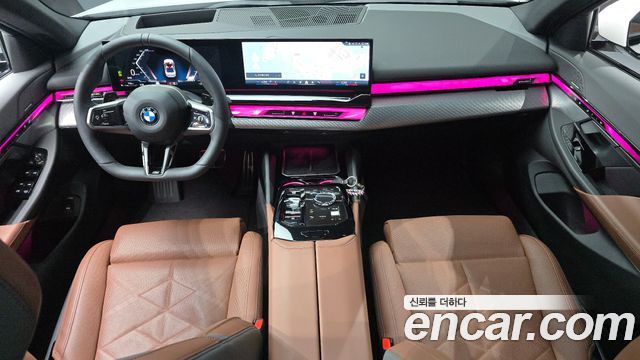 BMW 5-Series 2025 — photo 10