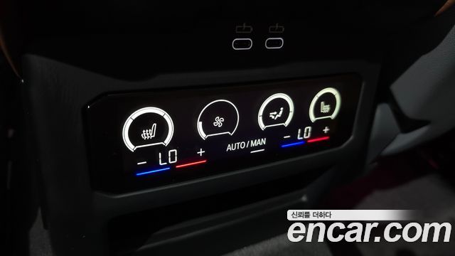 BMW 5-Series 2025 — photo 24