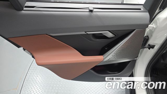 BMW 5-Series 2025 — photo 15