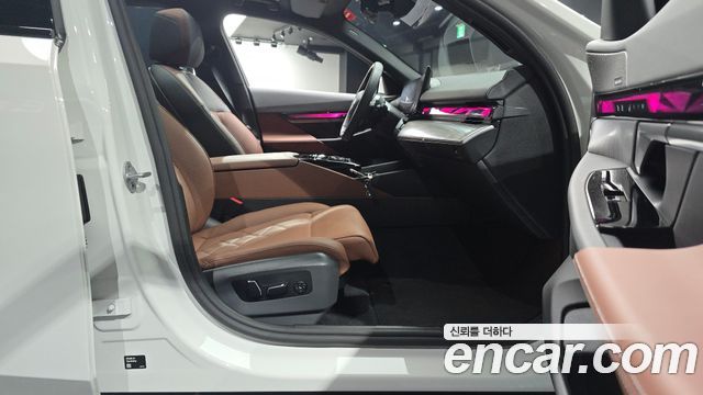 BMW 5-Series 2025 — photo 16