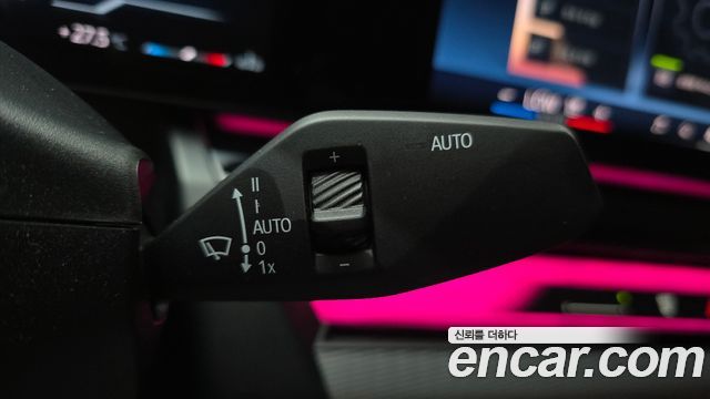 BMW 5-Series 2025 — photo 30