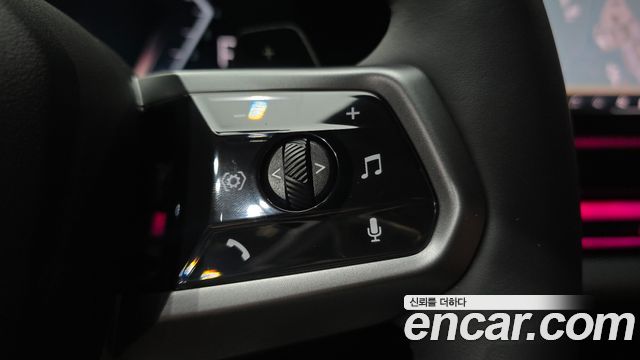 BMW 5-Series 2025 — photo 32