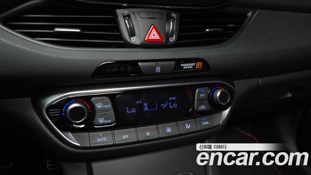 Hyundai i30 2020 — photo 23