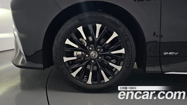 Toyota Alphard 2024 — photo 5