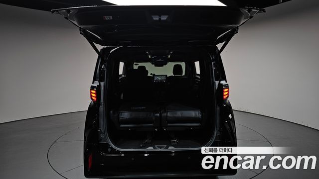 Toyota Alphard 2024 — photo 26