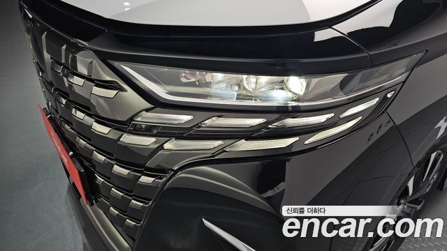 Toyota Alphard 2024 — photo 8