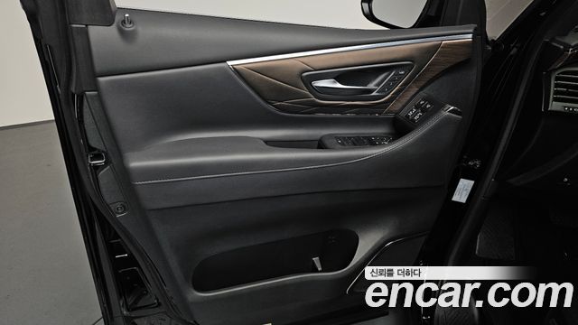 Toyota Alphard 2024 — photo 14