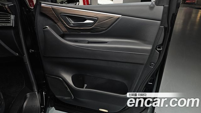 Toyota Alphard 2024 — photo 15