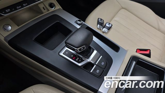 Audi Q5 2022 — photo 12