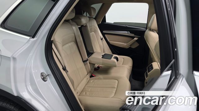 Audi Q5 2022 — photo 17