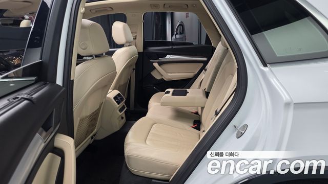 Audi Q5 2022 — photo 18
