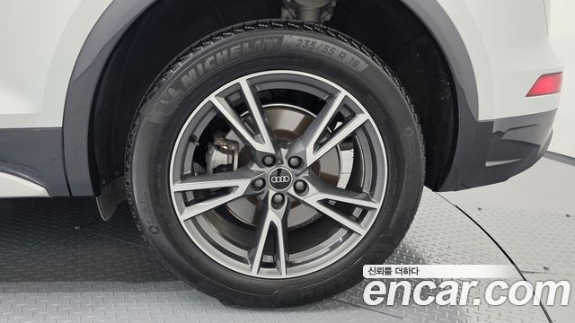 Audi Q5 2022 — photo 7