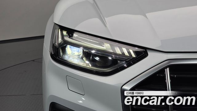 Audi Q5 2022 — photo 8