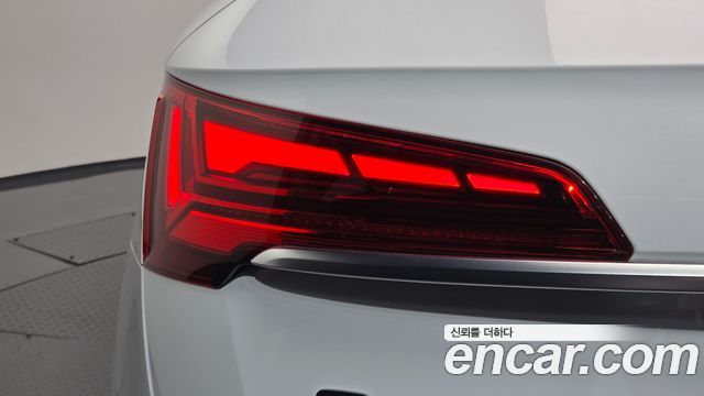 Audi Q5 2022 — photo 9