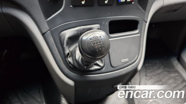 Hyundai Starex 2016 — photo 9