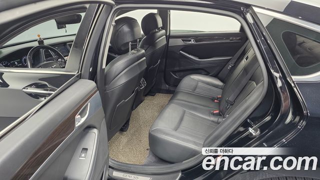Genesis G80 2017 — photo 12