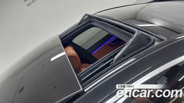 Mercedes-Benz S-Class 2023 — photo 12