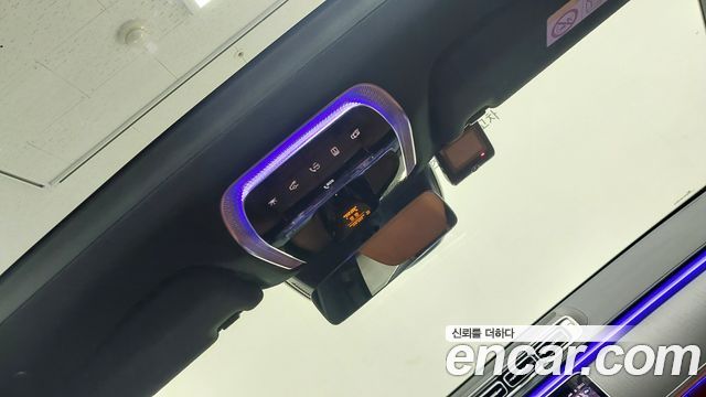 Mercedes-Benz S-Class 2023 — photo 17