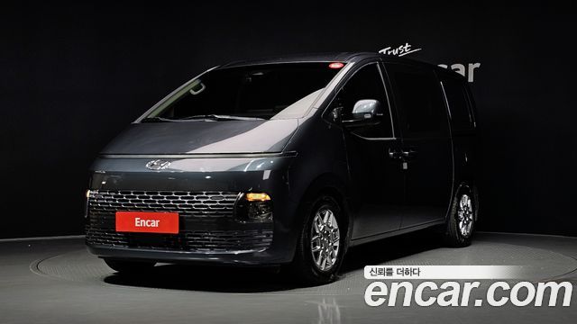 Hyundai Staria 2022 — photo 1