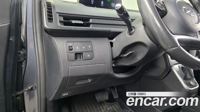 Hyundai Staria 2022 — photo 15