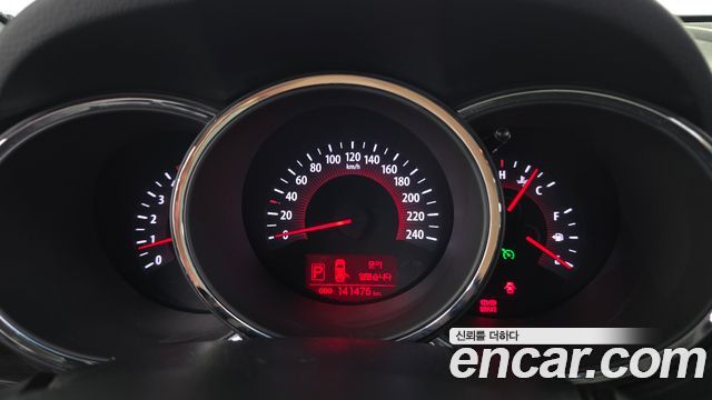 Kia Sorento 2010 — photo 8