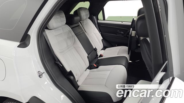 Land Rover Range Rover Sport 2025 — photo 17