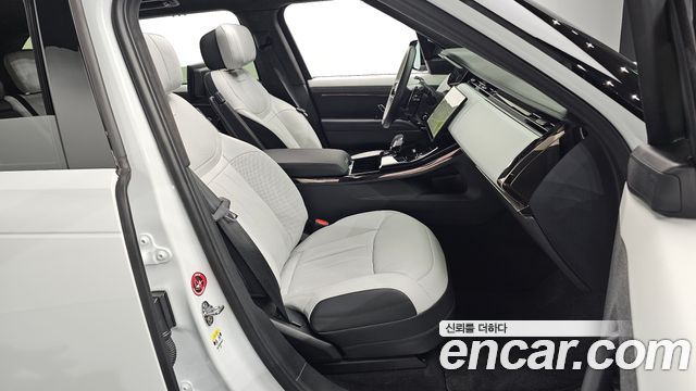 Land Rover Range Rover Sport 2025 — photo 16