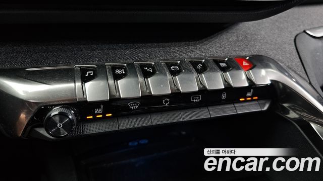 Peugeot 3008 2019 — photo 17