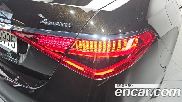 Mercedes-Benz S-Class 2022 — photo 9
