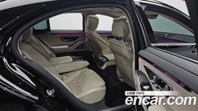 Mercedes-Benz S-Class 2022 — photo 16