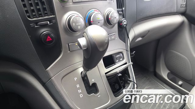 Hyundai Starex 2012 — photo 9