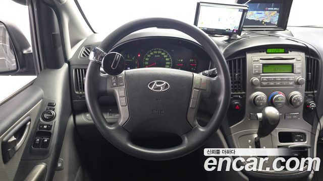 Hyundai Starex 2012 — photo 13