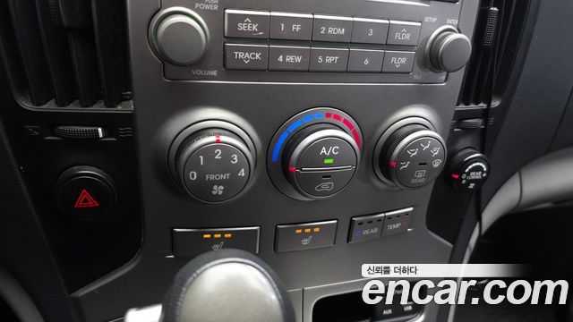 Hyundai Starex 2012 — photo 17