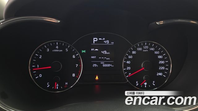 Kia K3 2016 — photo 8