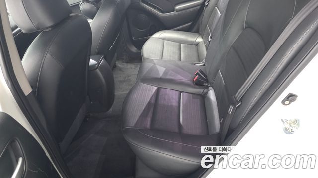 Kia K3 2016 — photo 12